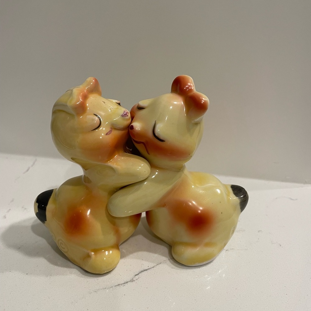 Vintage Bunny Hug by Van Tellingen hugging bunny salt and pepper shakers ceramic